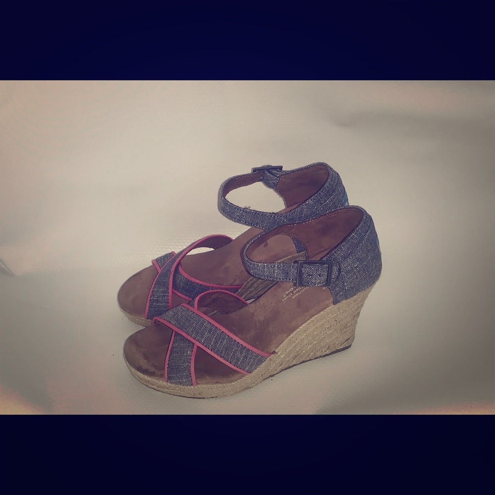 Toms women’s size 6 Wedge Denim Sandals